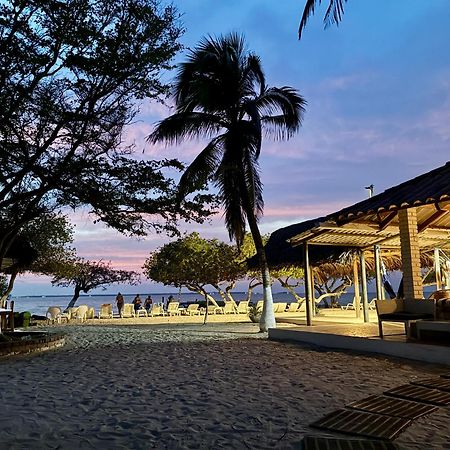 Hotel Carey Beach Baru Bagian luar foto