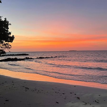 Hotel Carey Beach Baru Bagian luar foto
