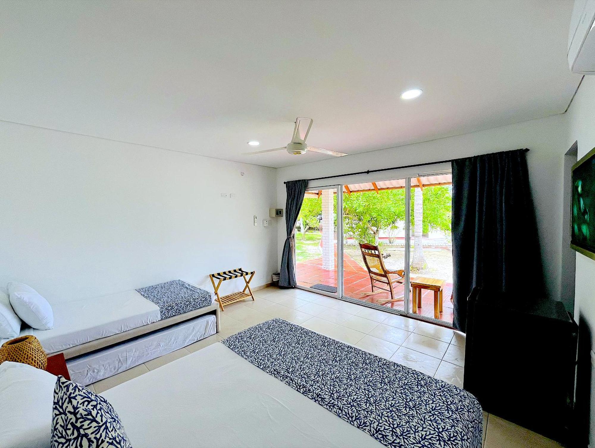 Hotel Carey Beach Baru Bagian luar foto