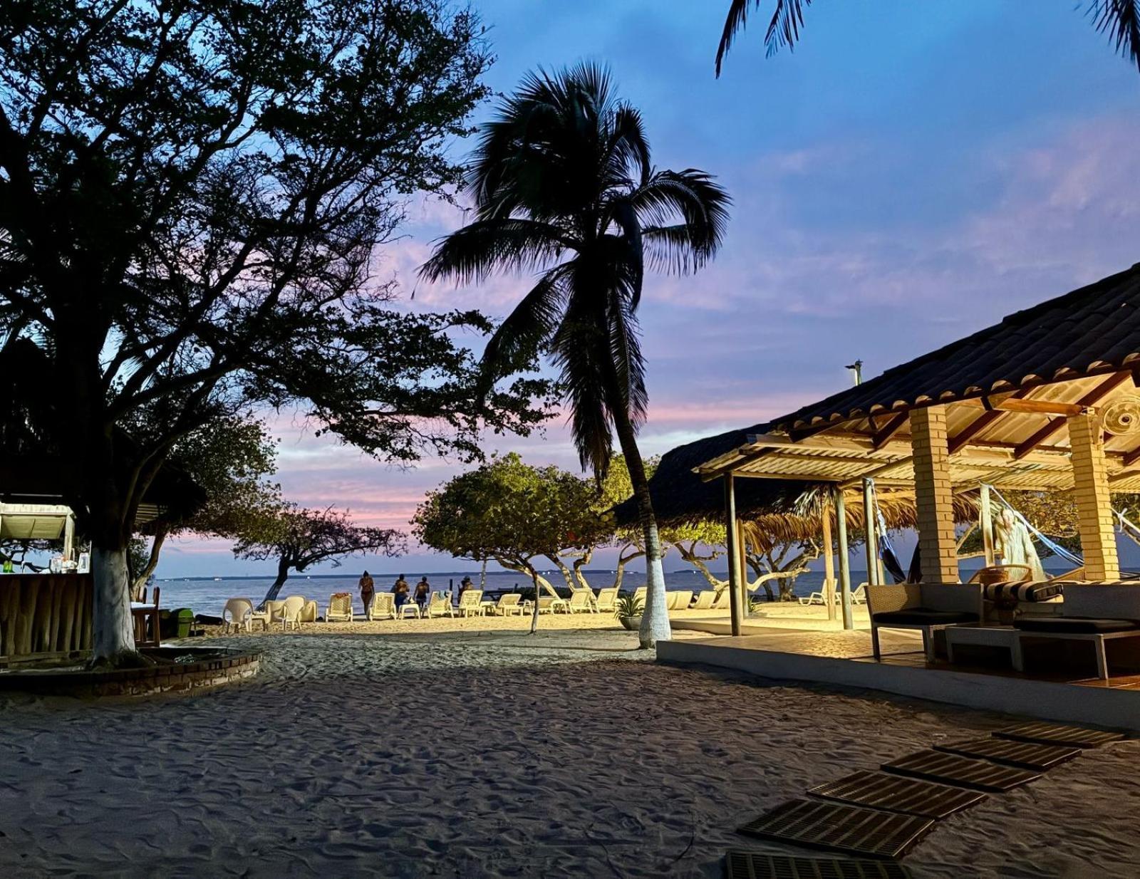 Hotel Carey Beach Baru Bagian luar foto